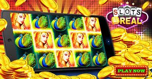 q22 apk မိုဘိုင်းဖုန်းဖြင့် ကစားနေသော မြန်မာကစားသမား
